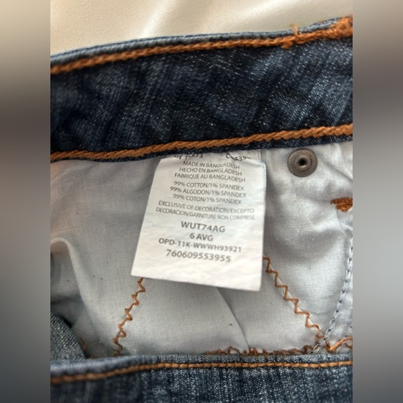 Aura jeans by wrangler.  Wore once. Just like new.  Size 6 average. - Picture 4 of 4